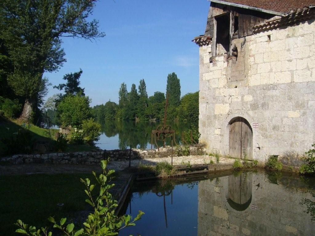 Chambres D'Hotes Moulin De RigoulieresSaint-Sylvestre-sur-Lot エクステリア 写真