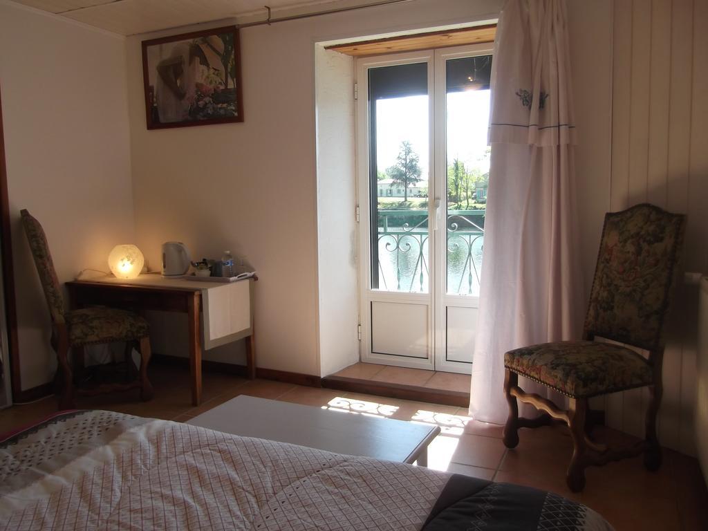 Chambres D'Hotes Moulin De RigoulieresSaint-Sylvestre-sur-Lot エクステリア 写真