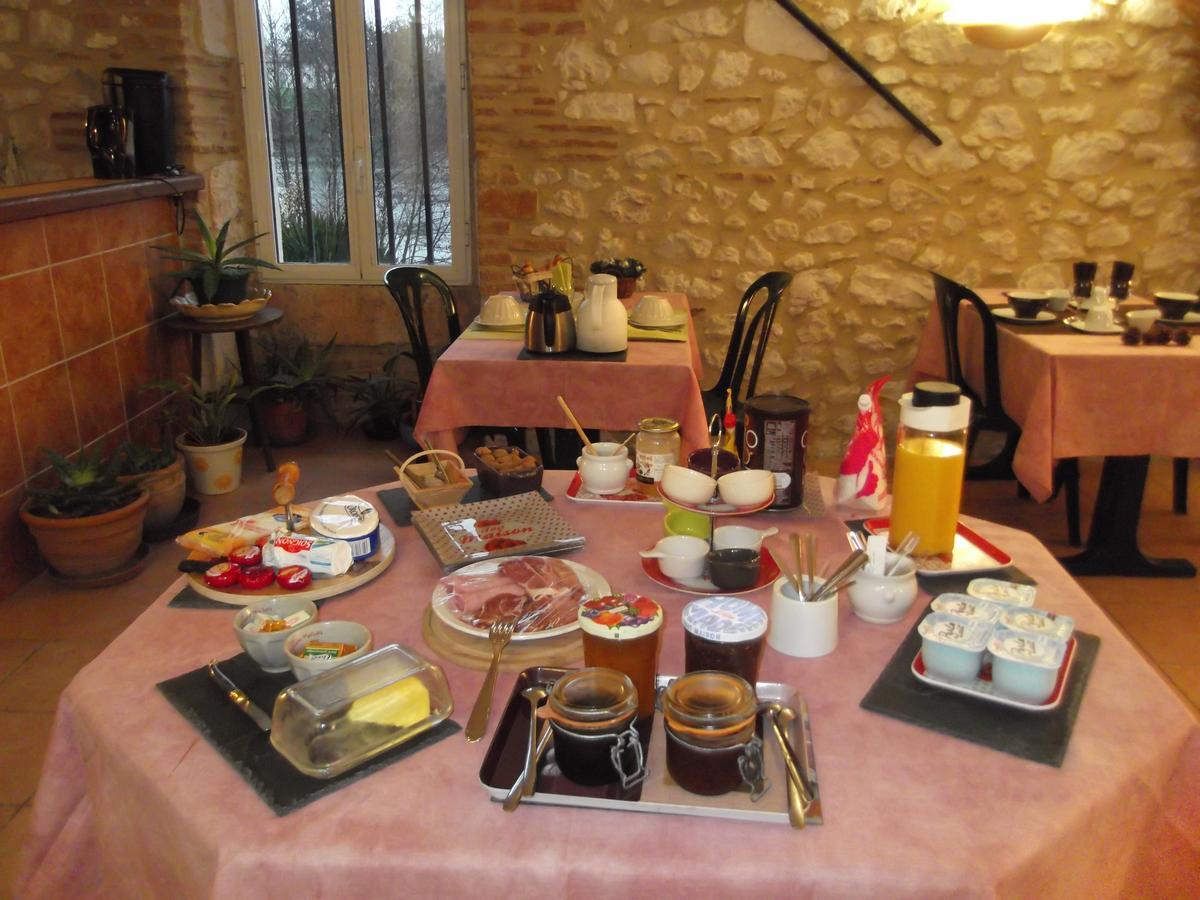 Chambres D'Hotes Moulin De RigoulieresSaint-Sylvestre-sur-Lot エクステリア 写真